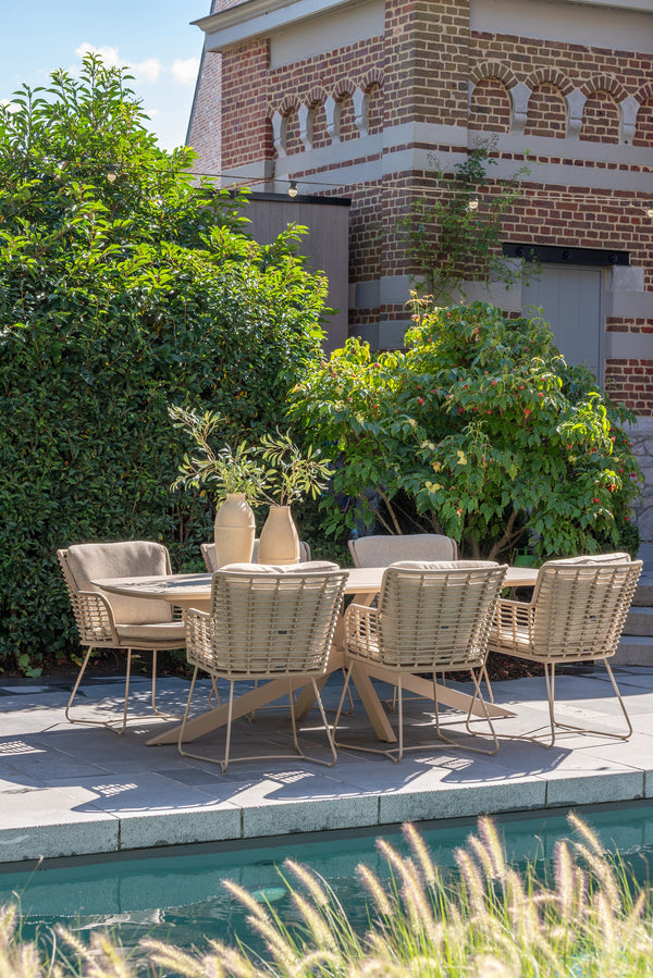 4 Seasons Outdoor 7-delige diningset Capri barrel 240 cm + Fabrice diningchair latte