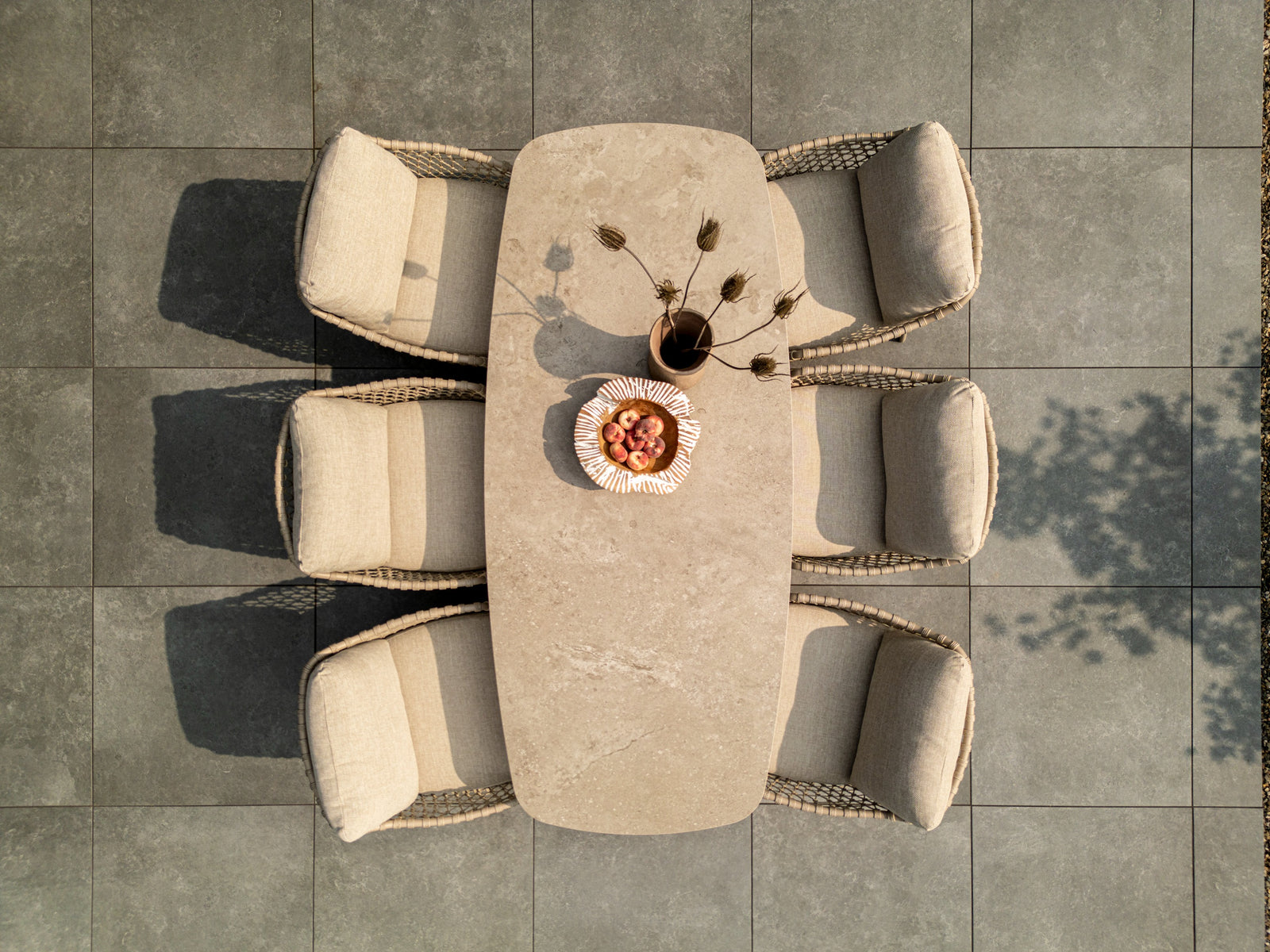 Sardinia_low_dining_set_with_N